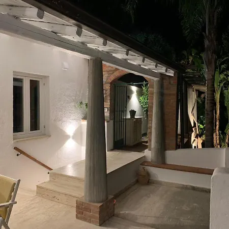 Un'oasi Tra I Limoni *